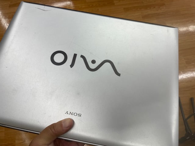 友達が使っていたVAIOのノートPC、使い込みがやばい(笑)